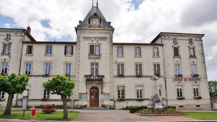 école et ancien Hotel-de-Ville - Ceyzériat