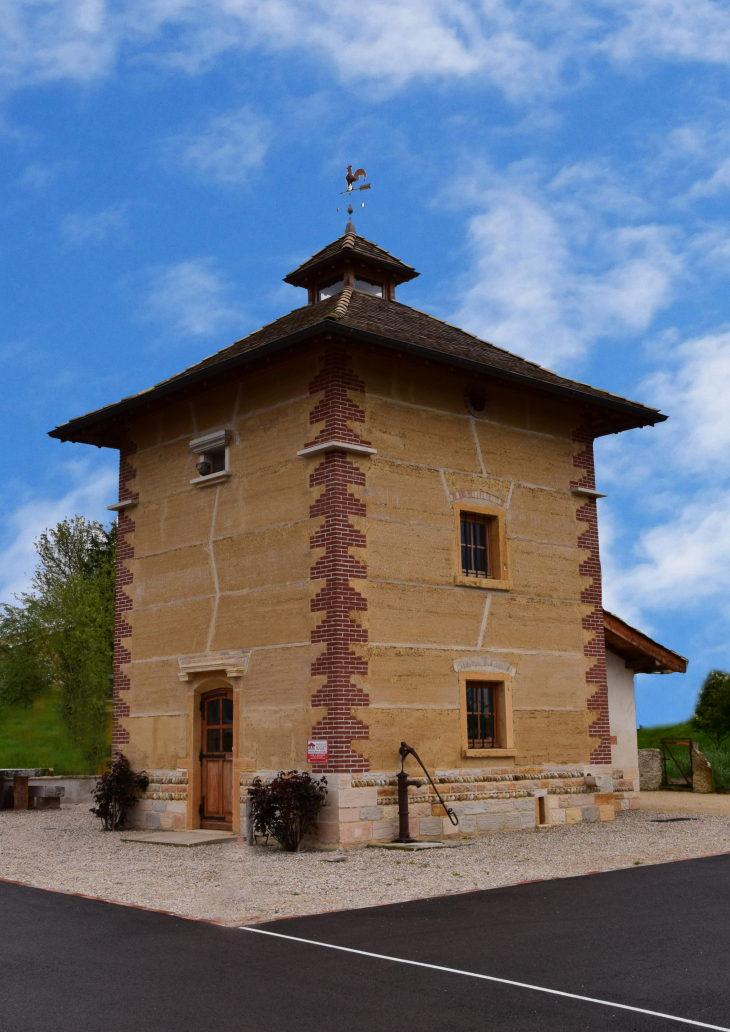 Pigeonnier - Chaleins