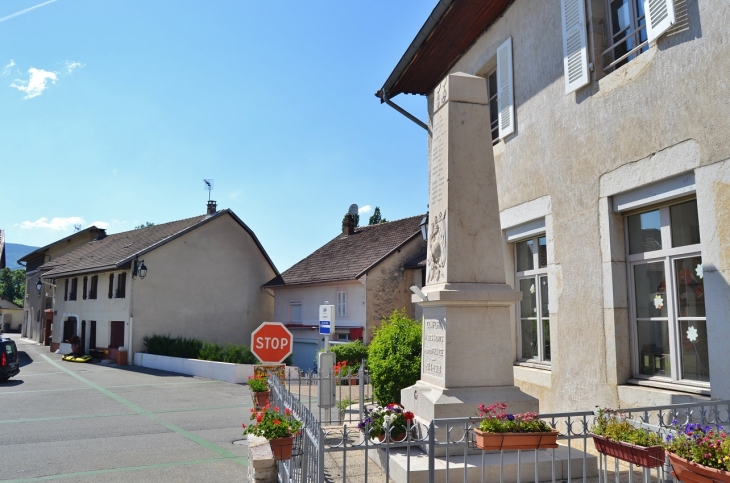 Monument aux Morts - Confort