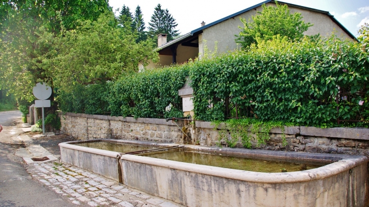 Fontaine - Corcelles