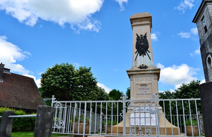 Monument aux Morts - Dortan