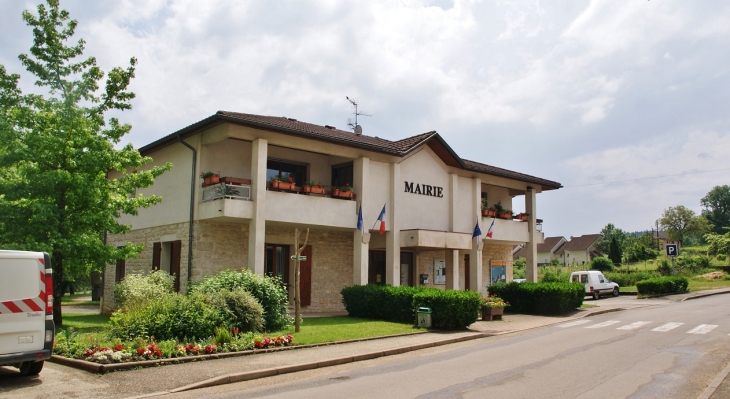 <<Hautecourt ( Commune de Hautecourt-Romanéche ) La Mairie - Hautecourt-Romanèche