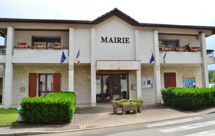 <<Hautecourt ( Commune de Hautecourt-Romanéche ) La Mairie - Hautecourt-Romanèche