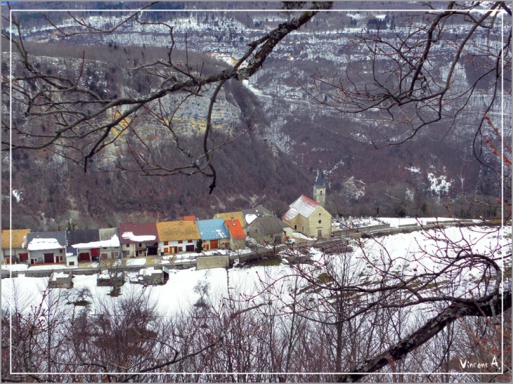 Vue sur le hameau de Lacoux - Hauteville-Lompnes