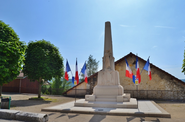 Monument aux Morts - Hauteville-Lompnes