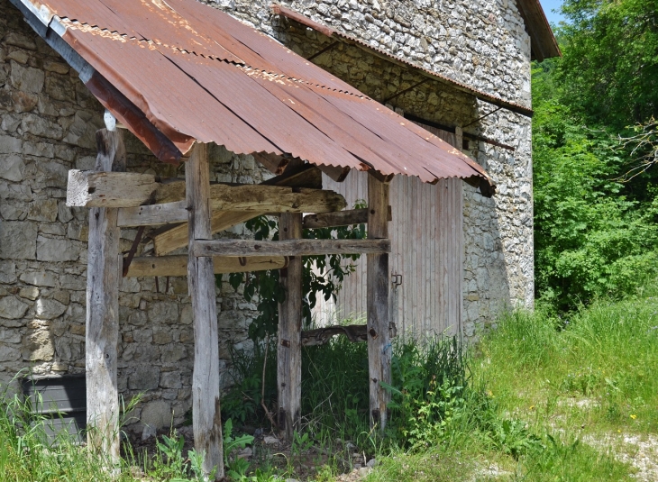 La Rivoire ( Commune D'Hotonnes )(chez le Maréchal-Ferrant)