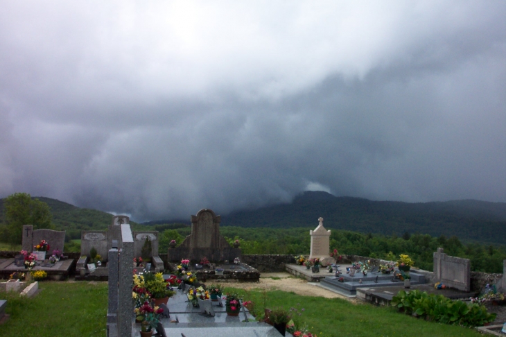 Arrivée de gros nuages sur INNIMONT - Innimond