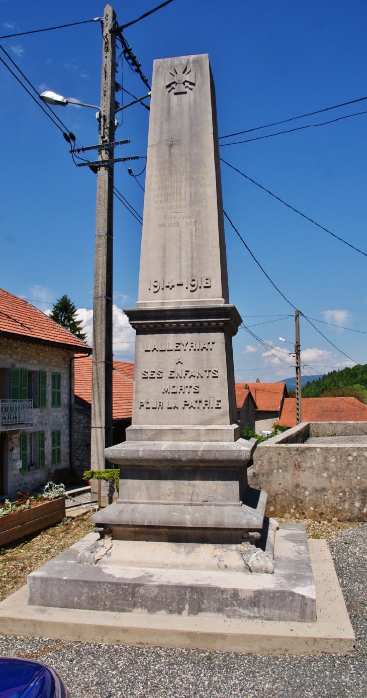 Monument aux Morts - Lalleyriat