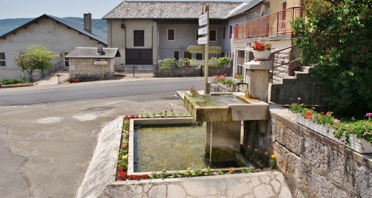 Fontaine - Le Grand-Abergement