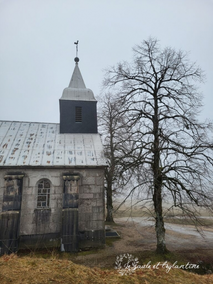 La chapelle de Retord en hiver (saule-eglantine.fr) - Le Grand-Abergement