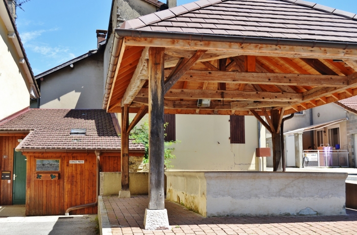 Le Lavoir - Les Neyrolles