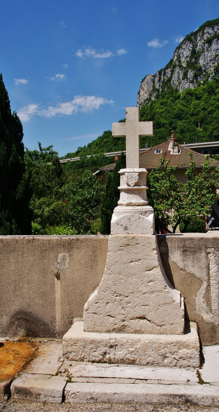 Croix - Les Neyrolles