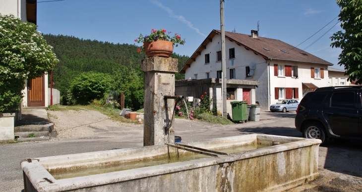 Fontaine - Maillat