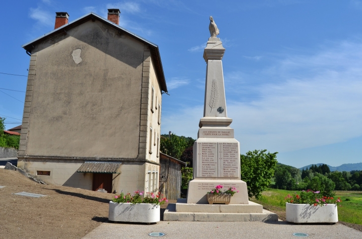 Monument aux Morts - Maillat