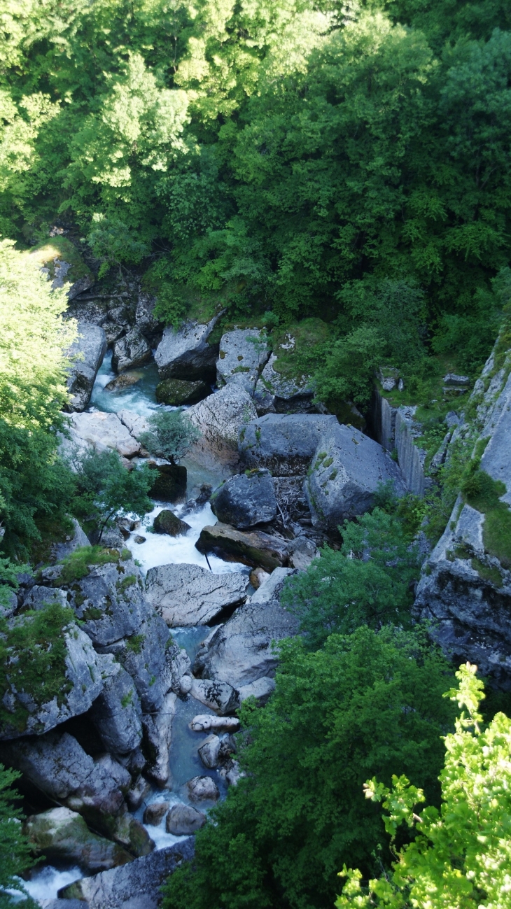 Lieu-Dit Le Pont des Pierres - Montanges