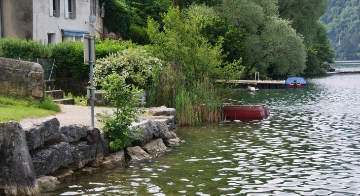 Le Lac - Montréal-la-Cluse