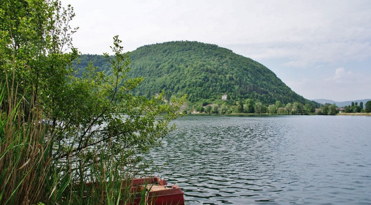 Le Lac - Montréal-la-Cluse