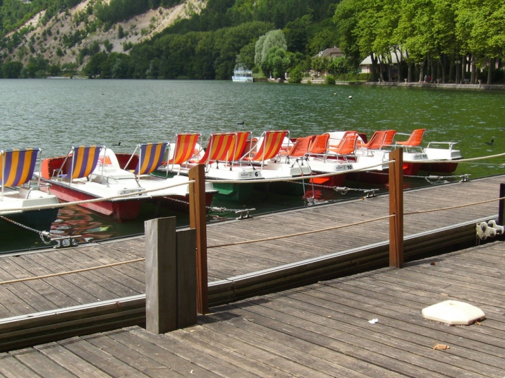 Le bord du lac - Nantua