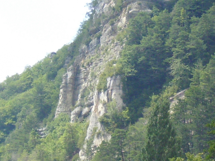 Le rocher Maria matre - Nantua