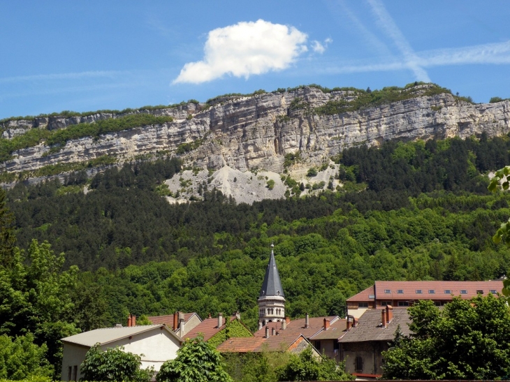 Clocher de l'abbatiale de Nantua