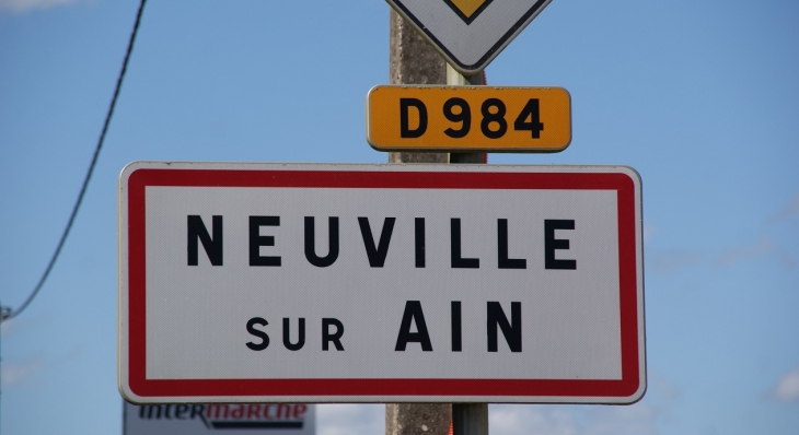  - Neuville-sur-Ain