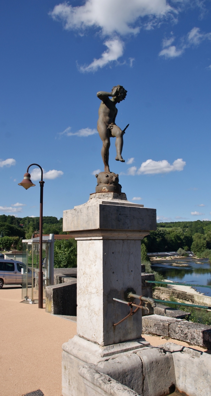 Fontaine - Neuville-sur-Ain