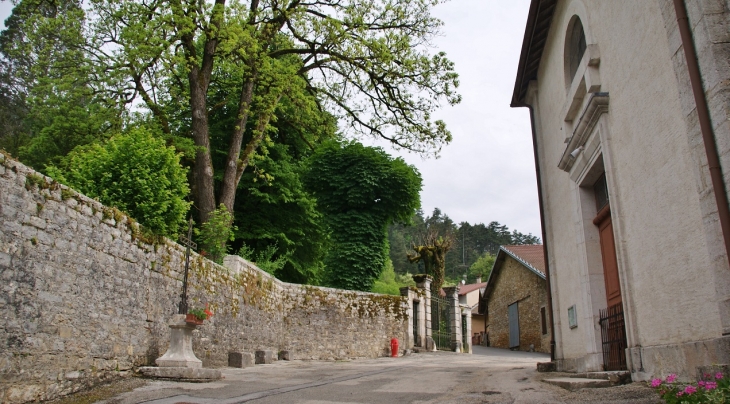 L'église - Nurieux-Volognat