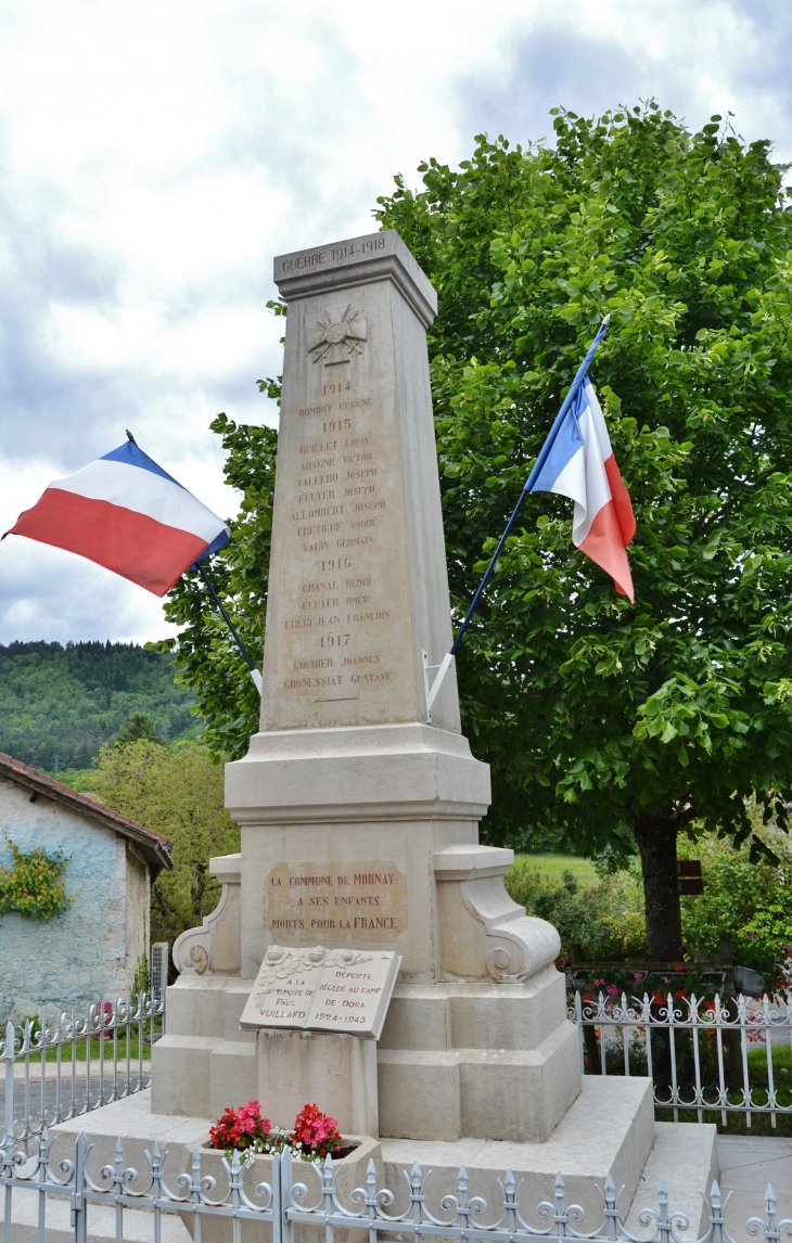 Mornay ( Commune de Nurieux-Volognat ) Monument aux Morts