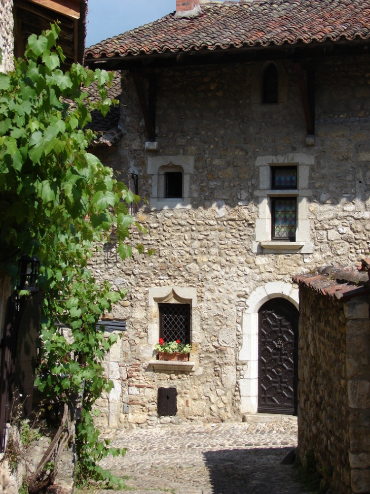 Dans les Rues de la Cité - Pérouges