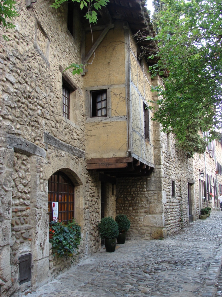 Dans les Rues de la Cité - Pérouges