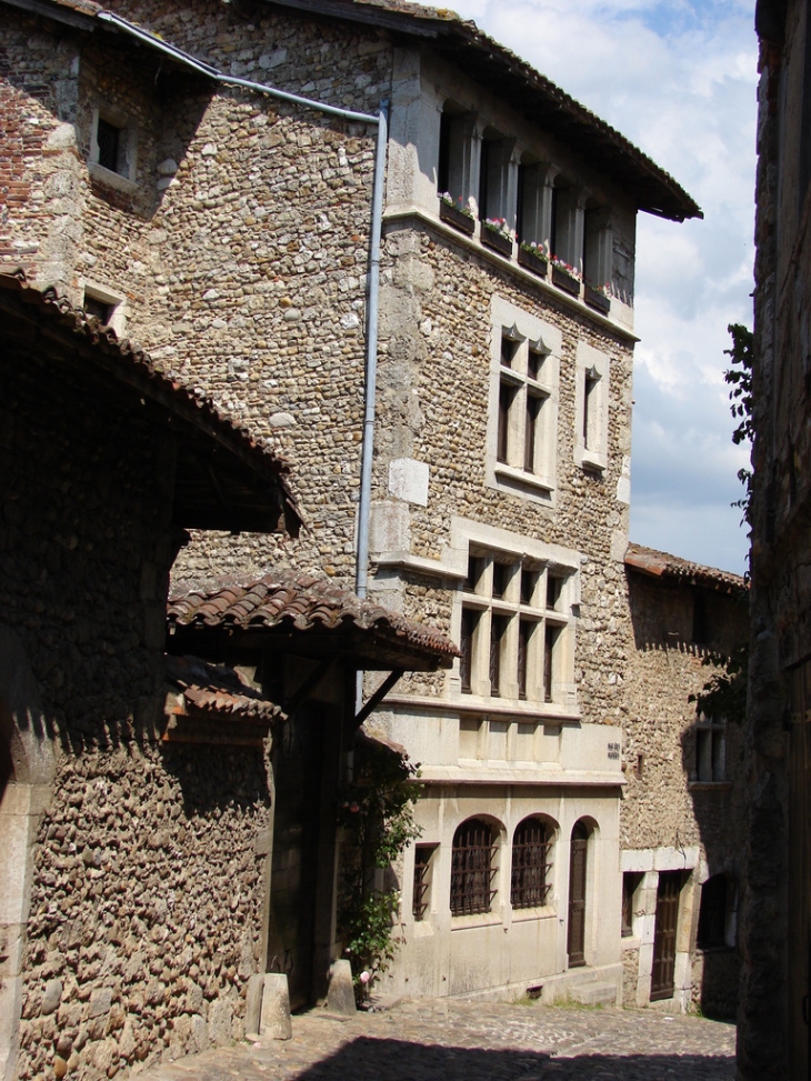 Dans les Rues de la Cité - Pérouges