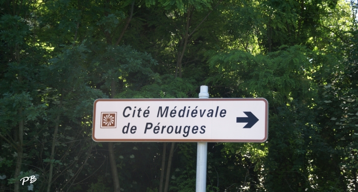  - Pérouges