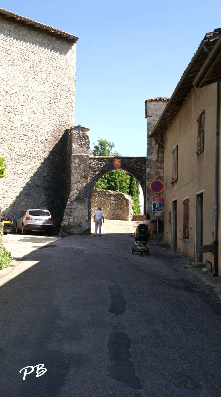  - Pérouges