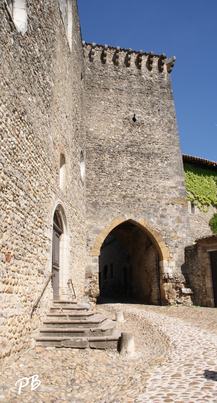  - Pérouges