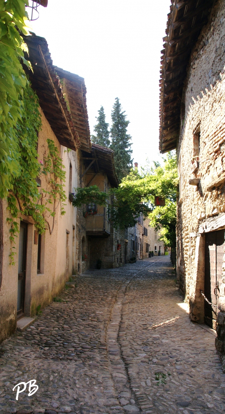  - Pérouges