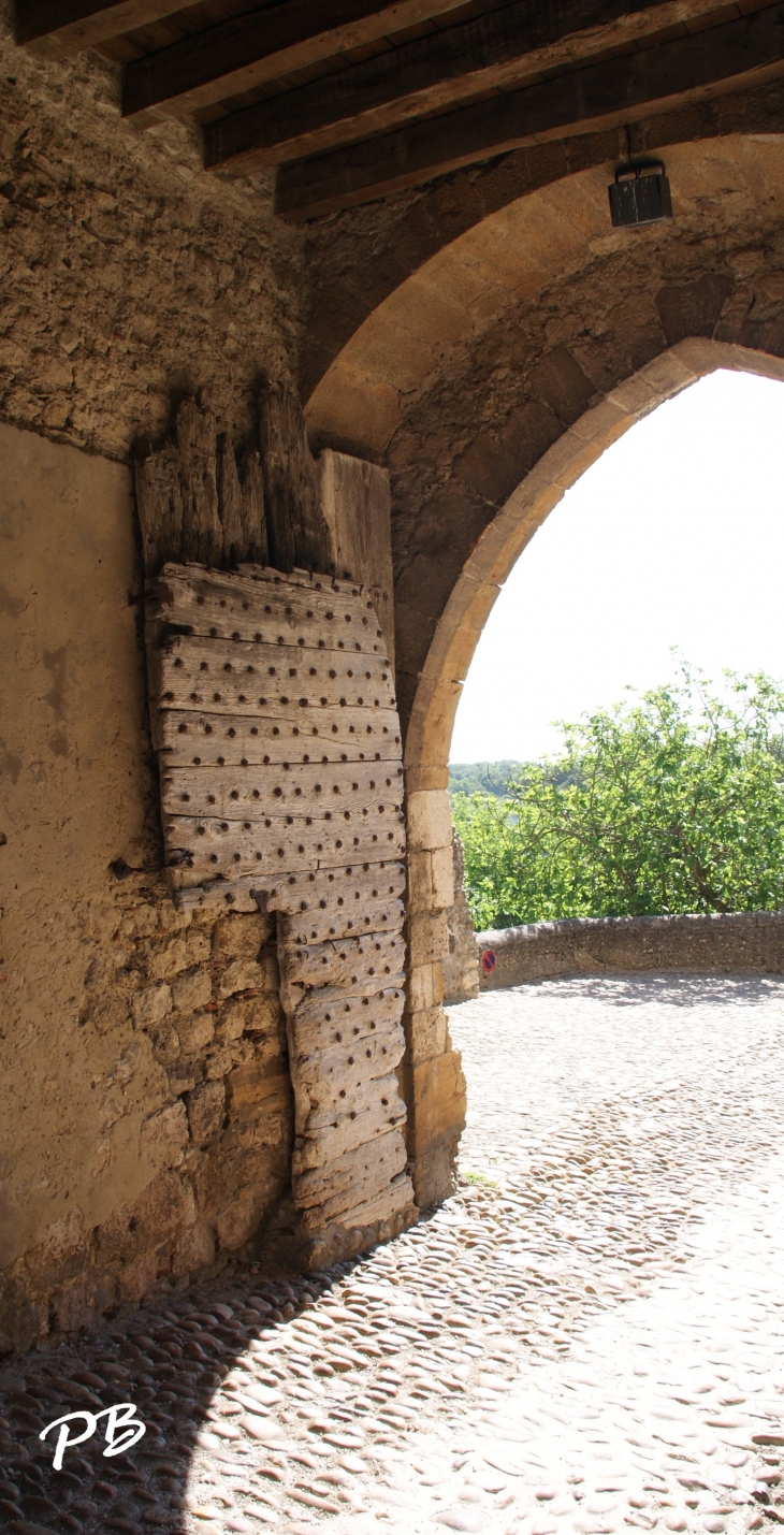  - Pérouges