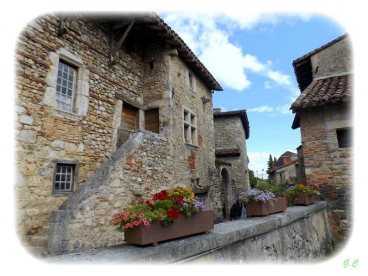  - Pérouges