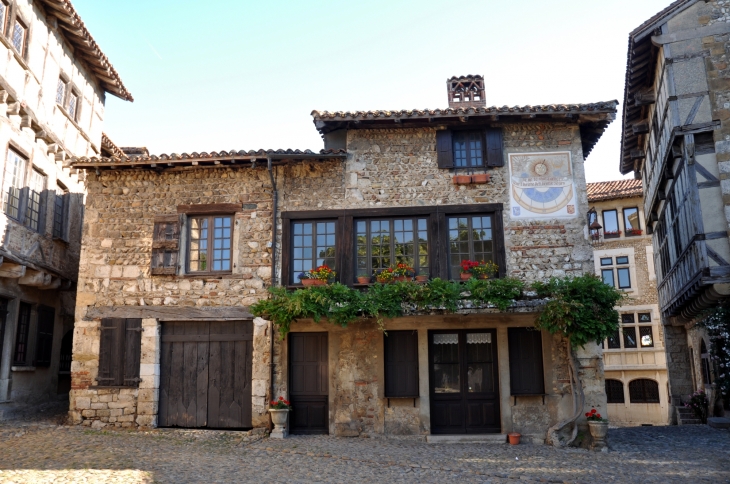 Logis du cadran solaire - Pérouges