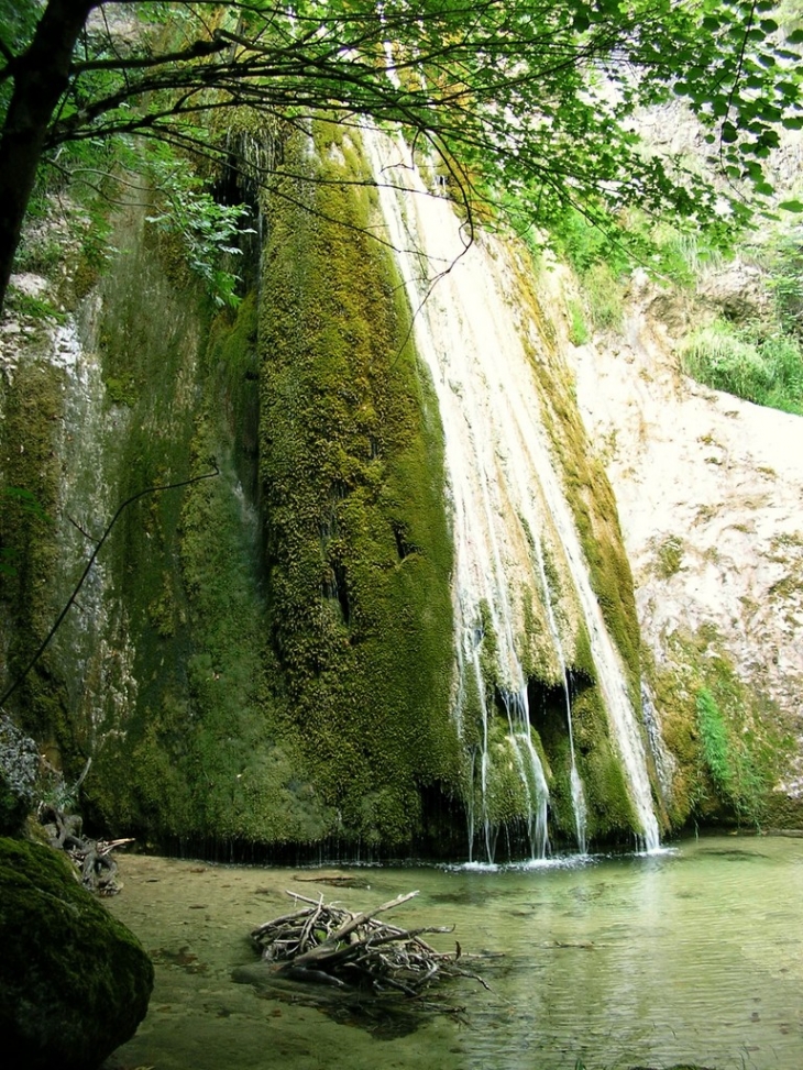 Cascade à Rssillon - Rossillon