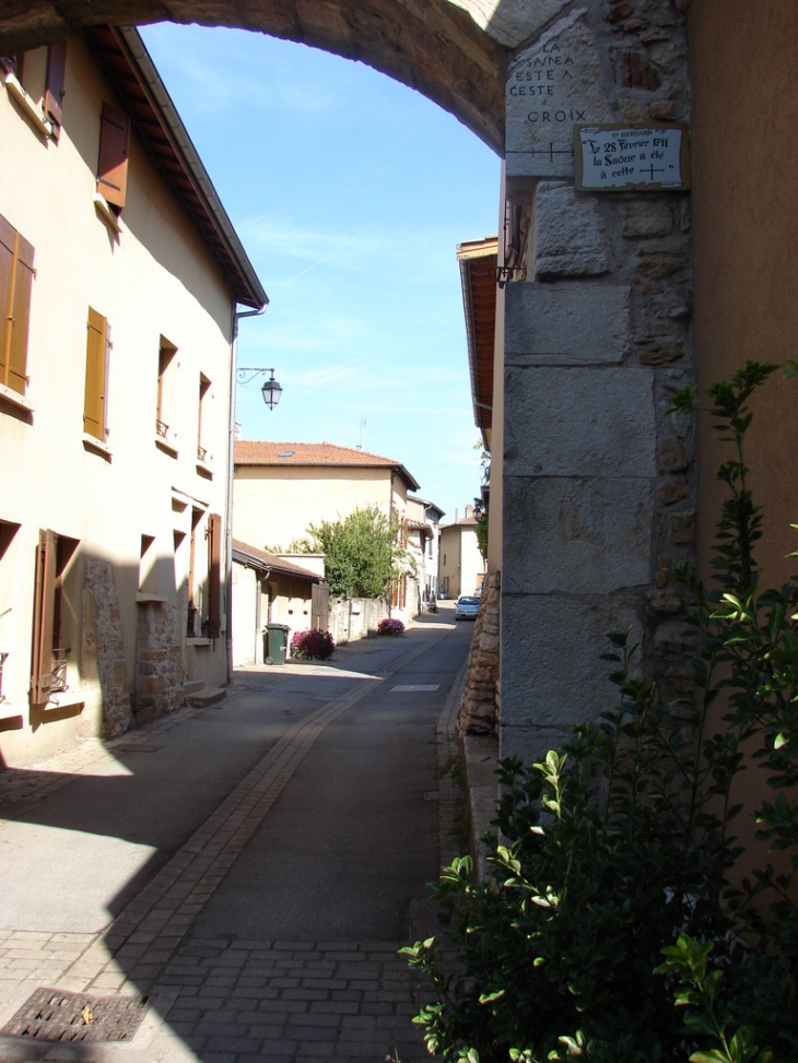 La Marque d'une ancienne Inondation - Saint-Bernard