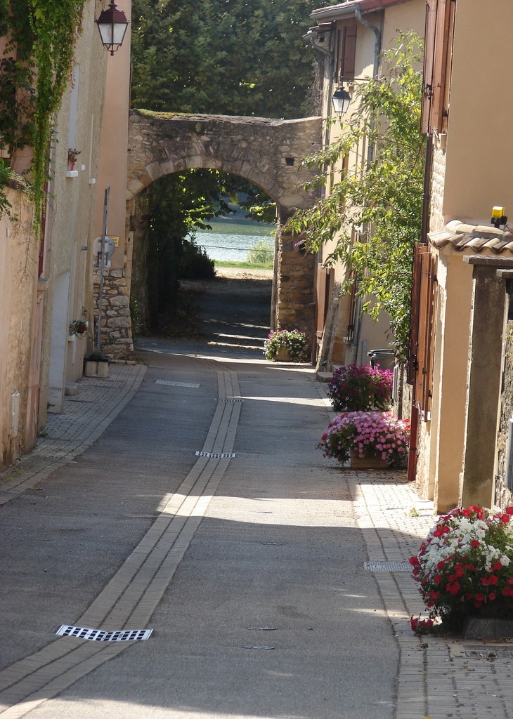 Dans les rues du Village - Saint-Bernard