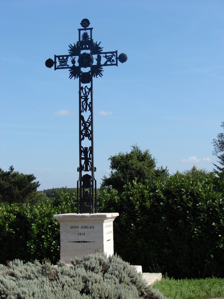 Calvaire avenue de la Grande Seiglière - Saint-Bernard