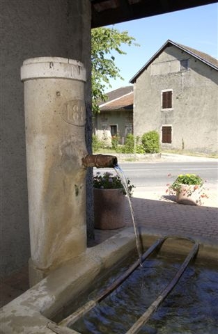 Fontaine - Saint-Genis-Pouilly