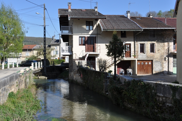 Les Bords de l'Ain - Saint-Jean-le-Vieux