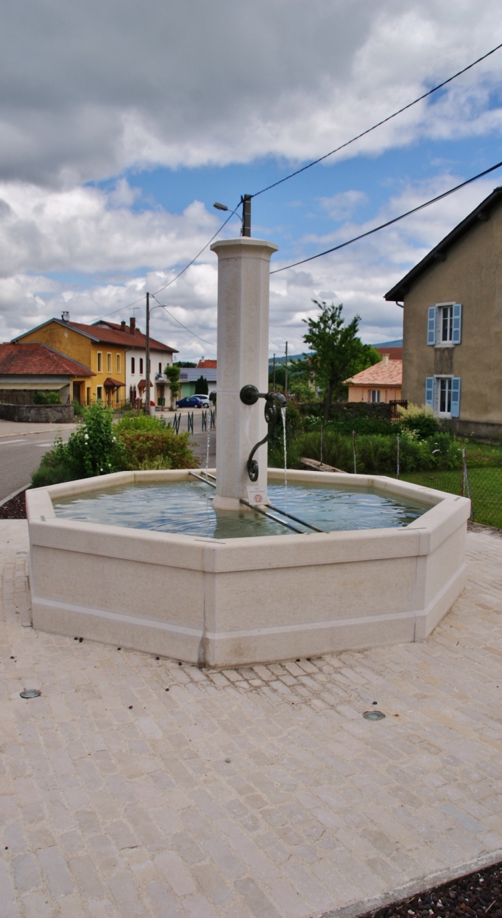 Fontaine - Vieu-d'Izenave