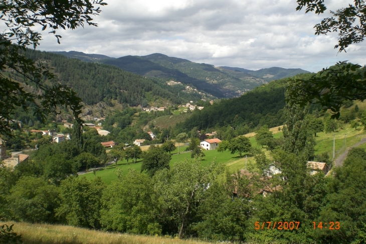 Vue sur la vallée de la Dorne - Accons