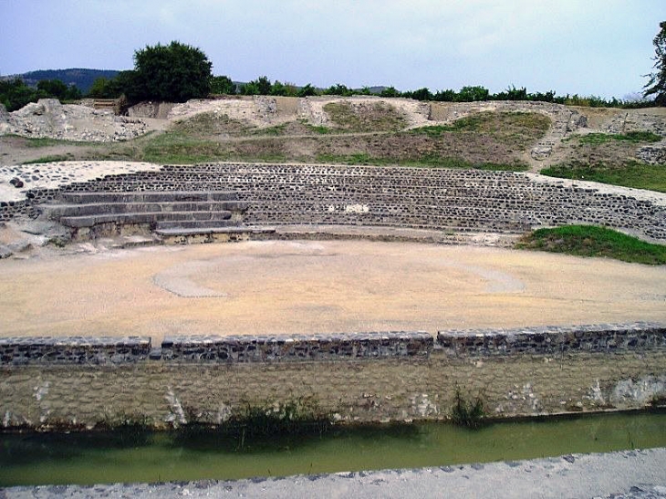 Le théâtre antique - Alba-la-Romaine