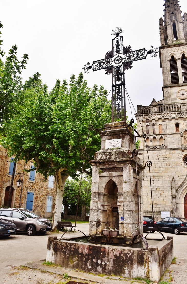 Fontaine-Croix - Banne