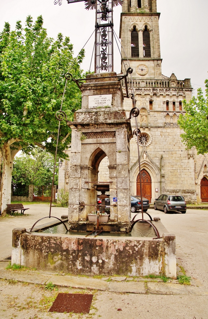 Fontaine-Croix - Banne