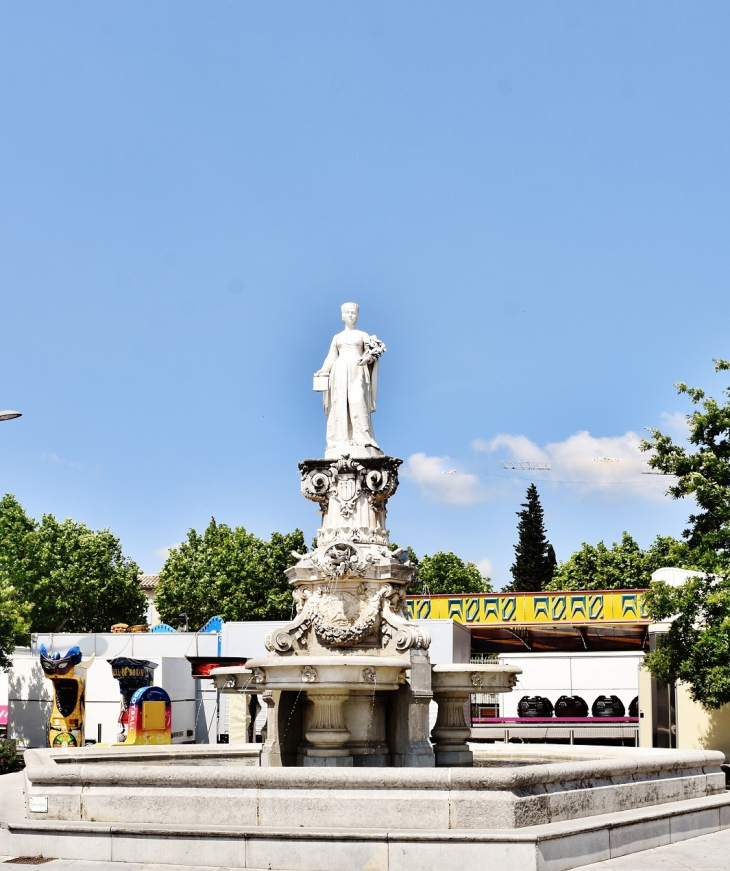 Fontaine - Bourg-Saint-Andéol